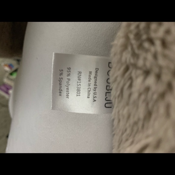 NWT Sherpa Soft & Fuzzy Gray Jacket - Picture 8 of 8